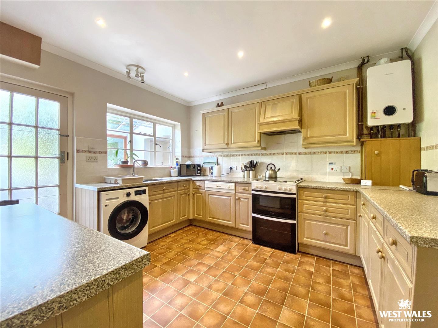 Wogan Terrace, Saundersfoot, photo 11