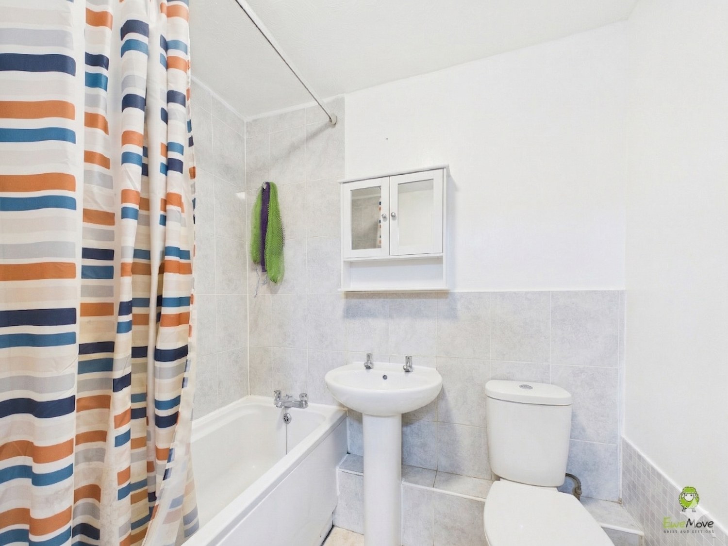 Woburn Close, London, SE28, photo 6