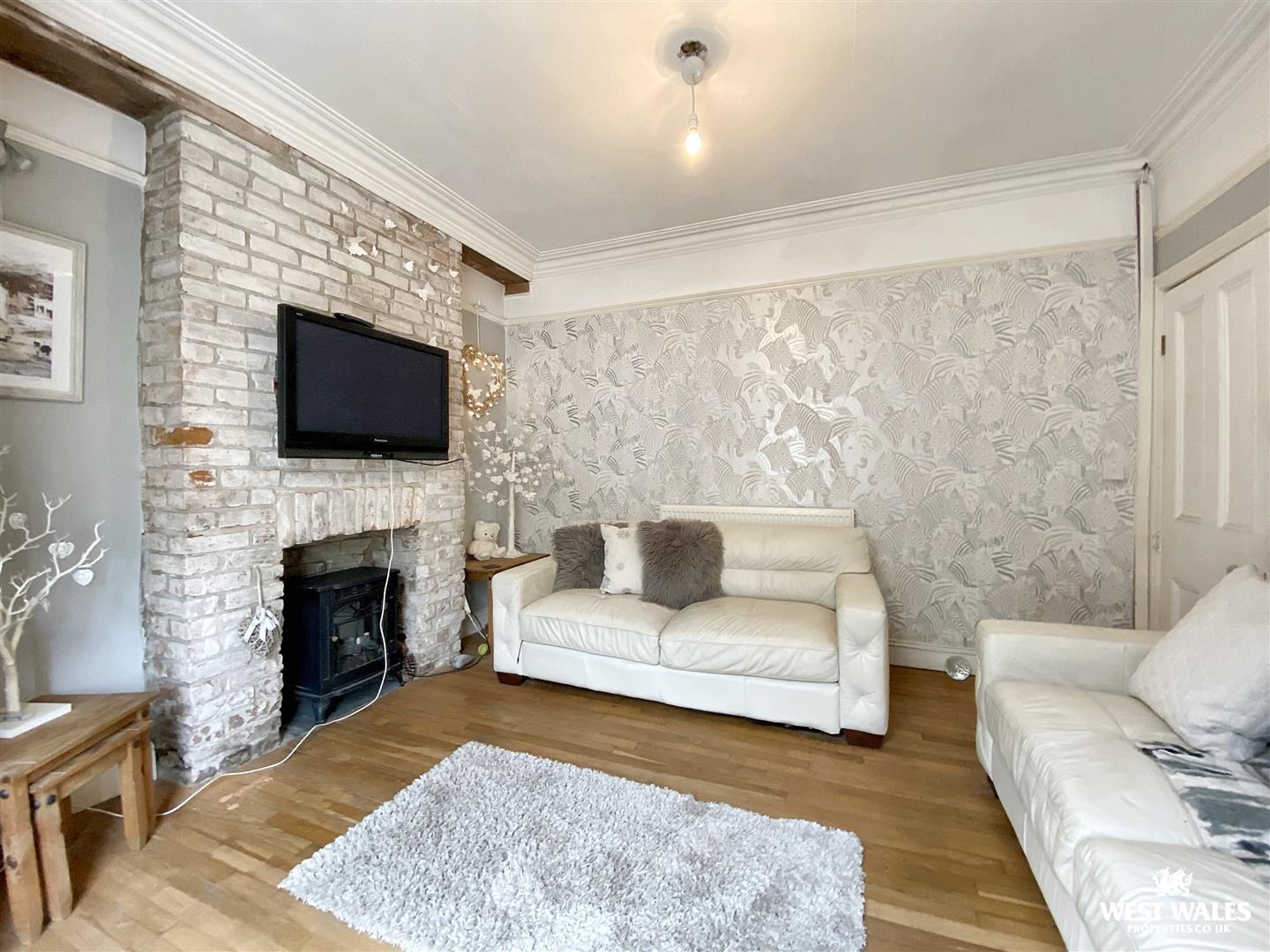 Eva Terrace, Ferryside, photo 3