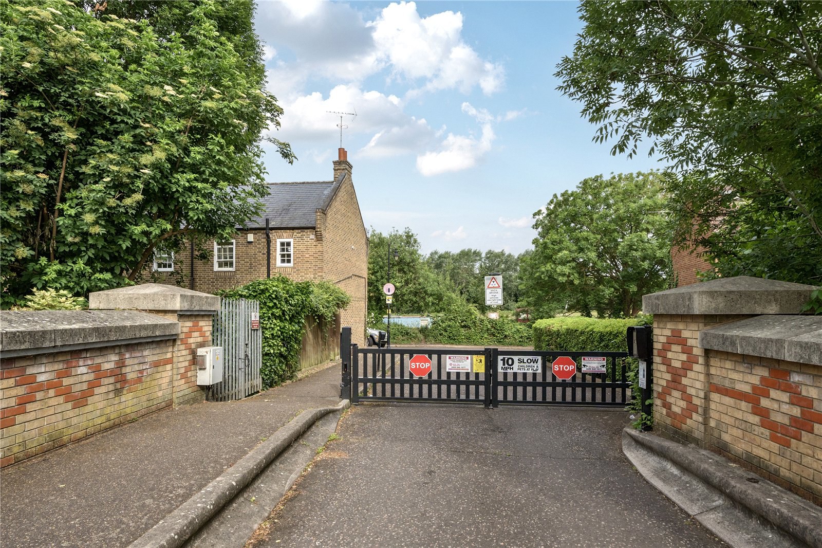 Government Row, Enfield, EN3, photo 20