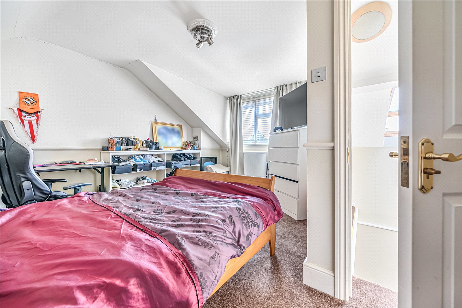 Lodge Drive, Palmers Green, London, N13, photo 17