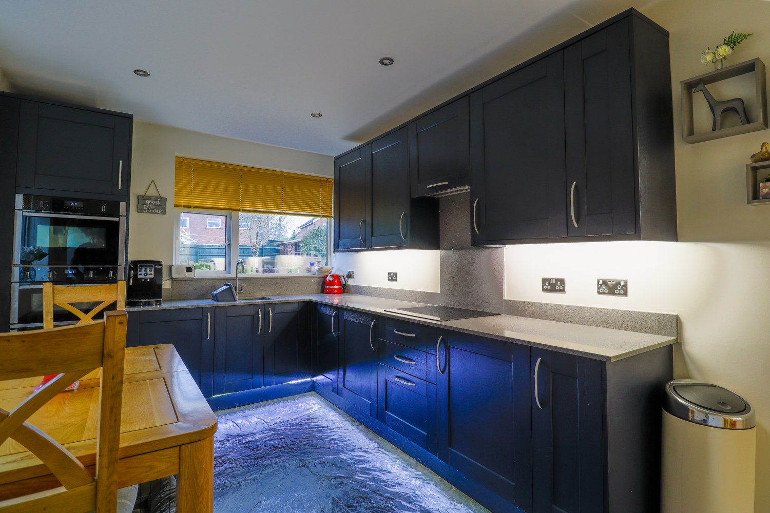 RECTORY DRIVE, WINGERWORTH, CHESTERFIELD, DERBYSHIRE, S42, photo 2