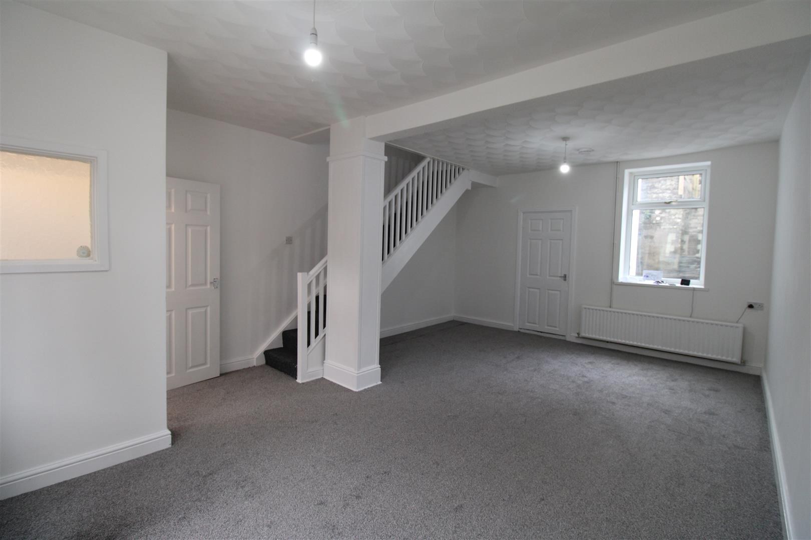 House - Terraced For Rent Clydach Road