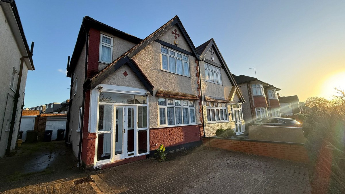 Oldfield Lane North, Greenford, UB6