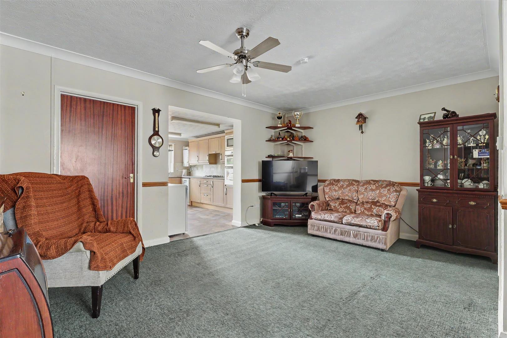 St. Johns Road, Ely, photo 6