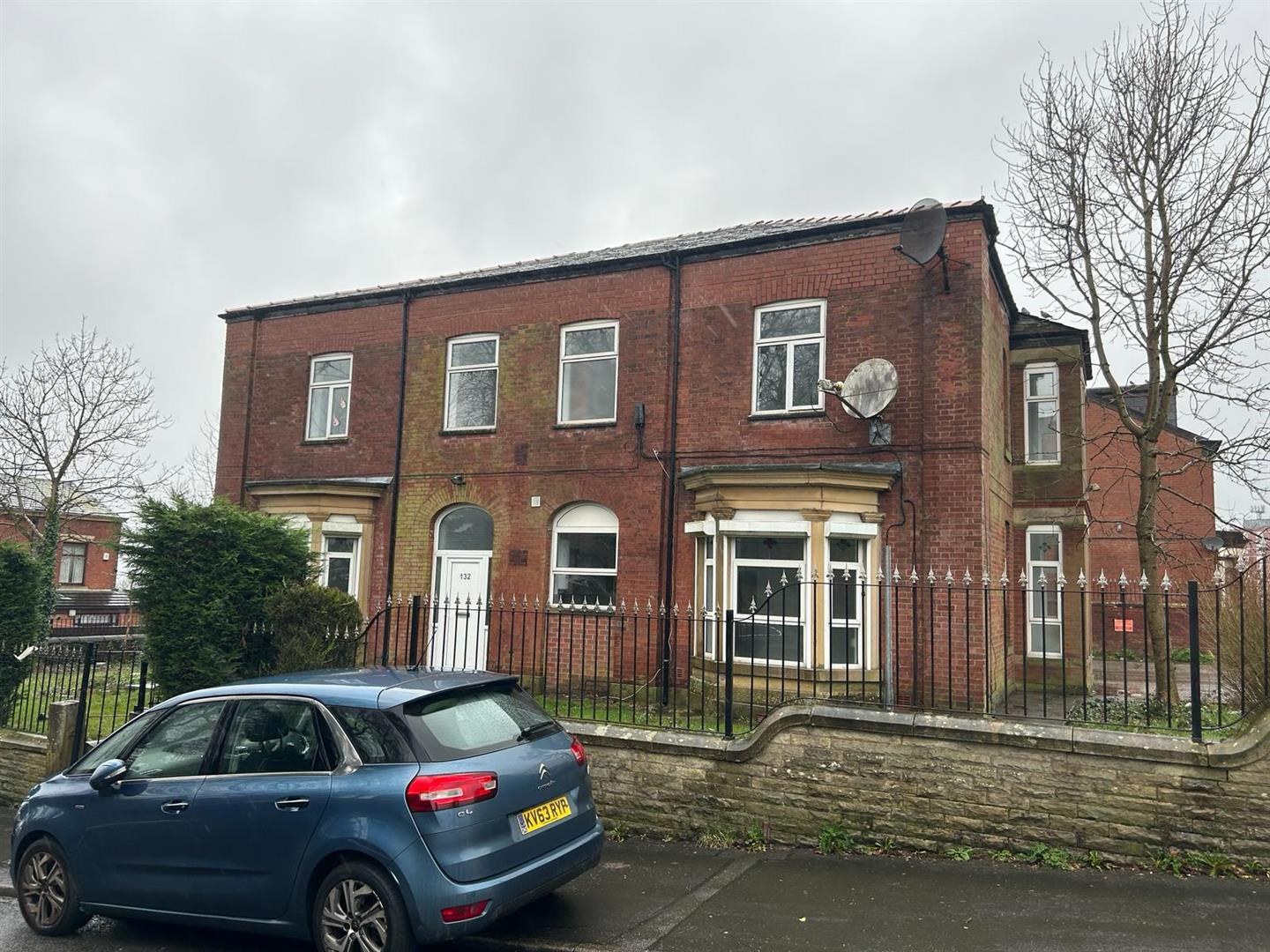 Werneth Hall Road