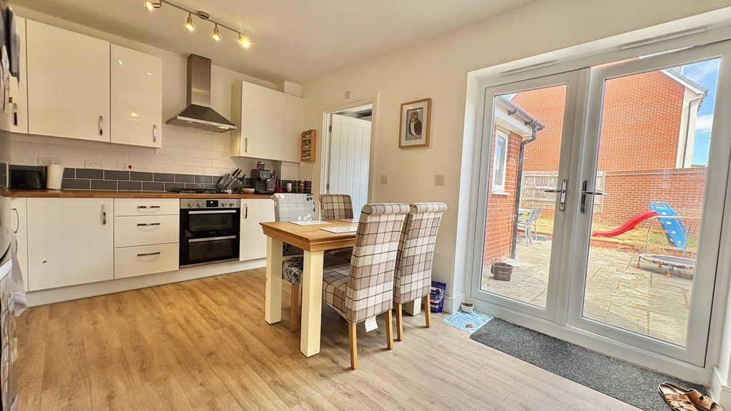 Apple Tree Close, Norton Fitzwarren, Taunton, Somerset, photo 6