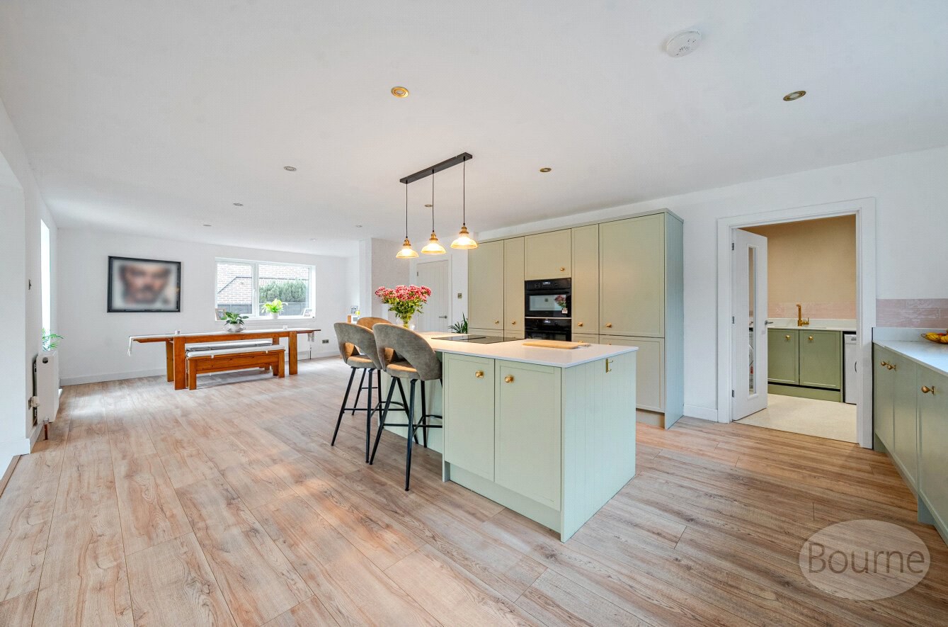 Lower Guildford Road, Knaphill, Woking, Surrey, GU21, photo 3