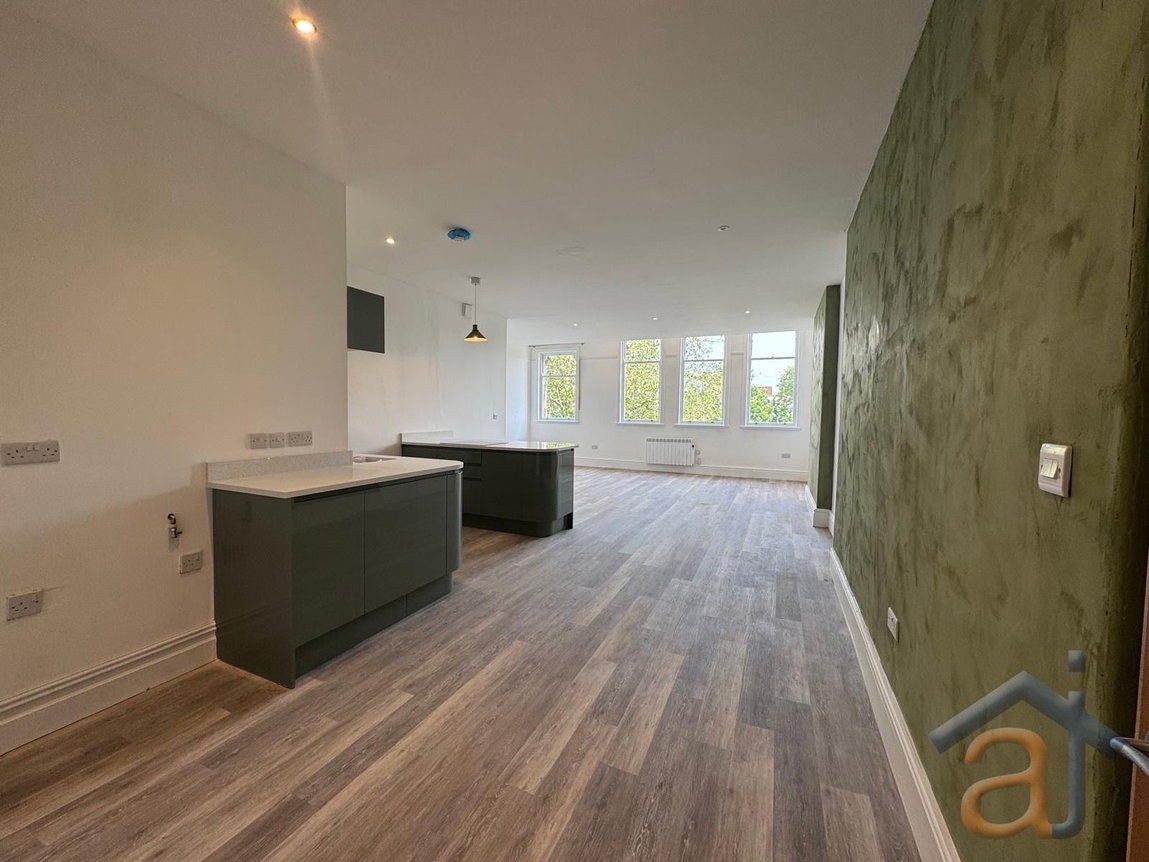 To Let – Albany Building