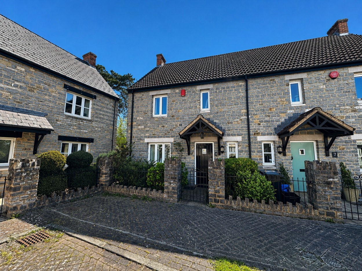 Lawrence Close