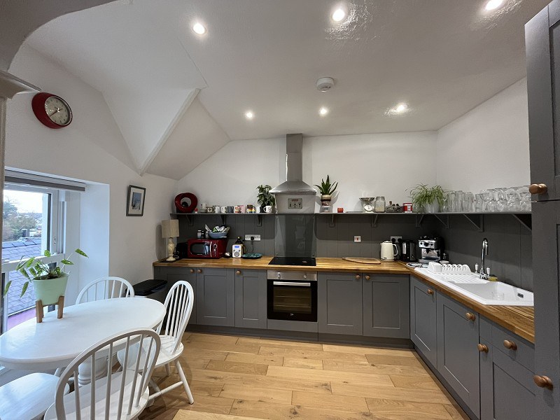 Penrhiw 15 Carmarthen Street, Llandeilo, Carmarthenshire., photo 2