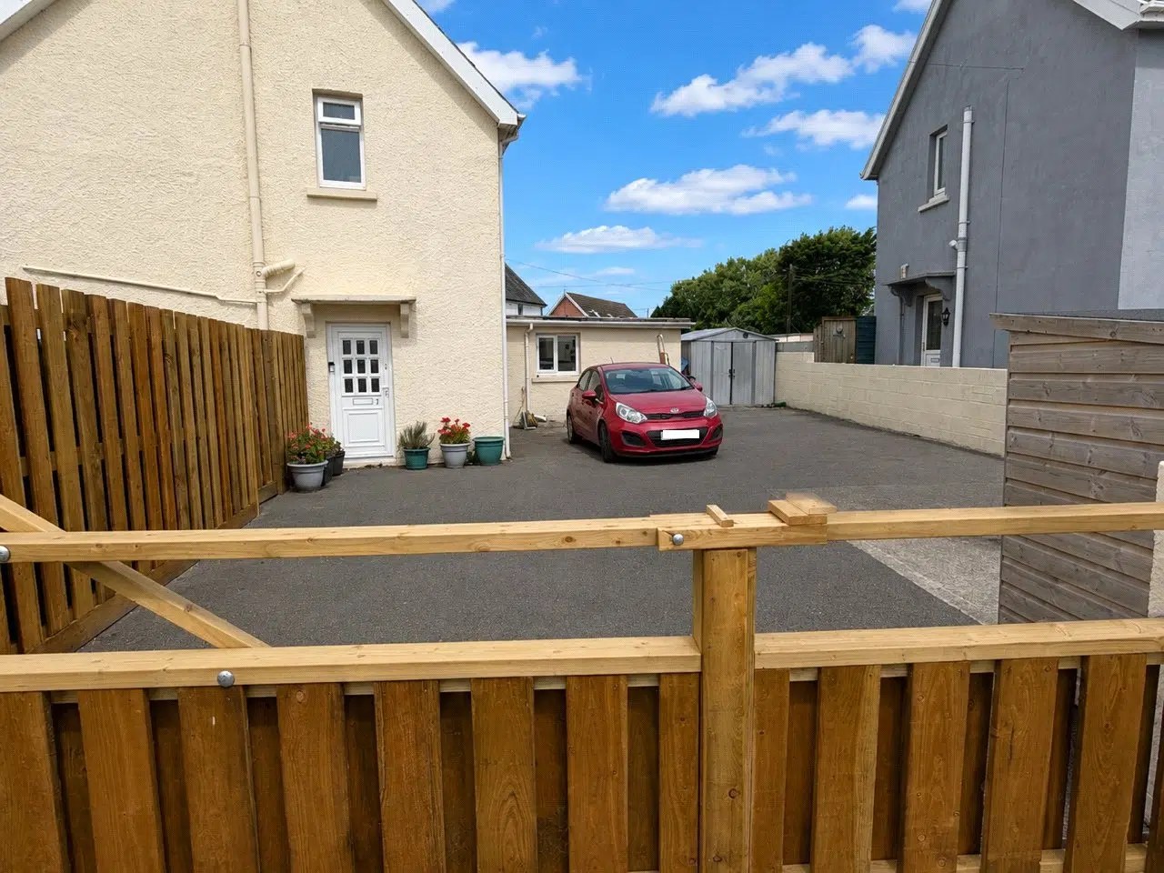 Alban Crescent