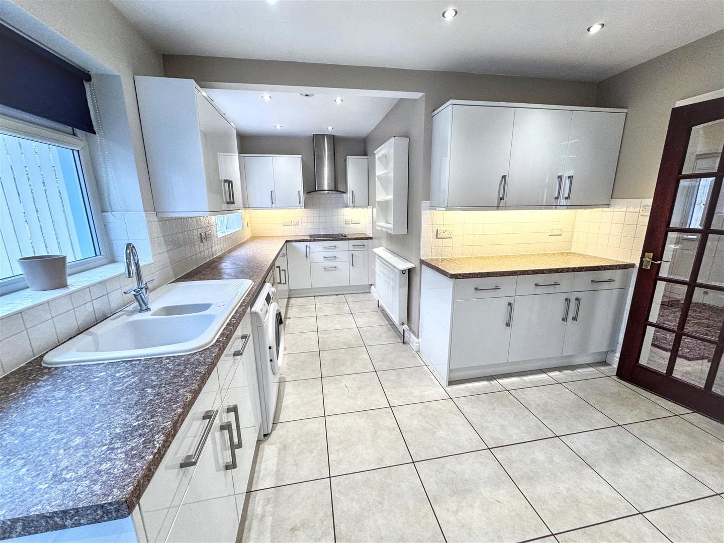 Birchlands Avenue, Wilsden, Bradford, BD15 0HB, photo 3