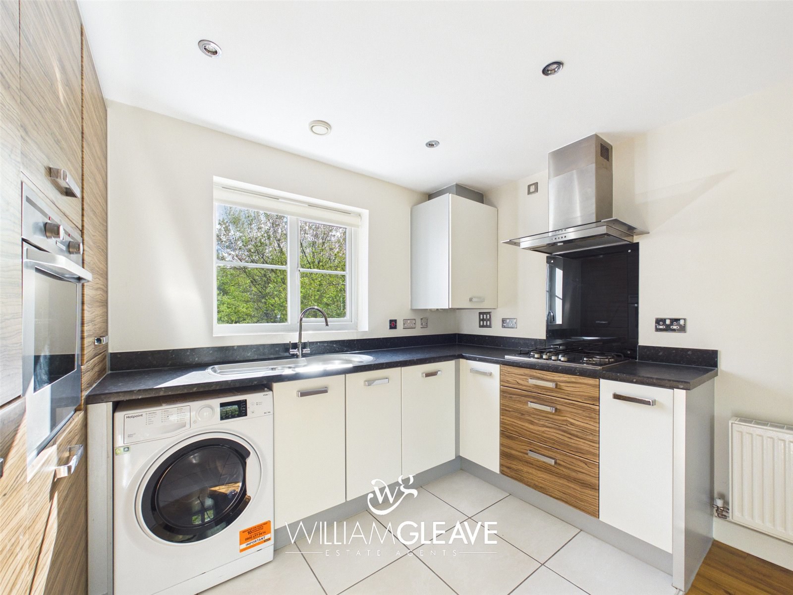 Pendinas, Wrexham, LL11, photo 3