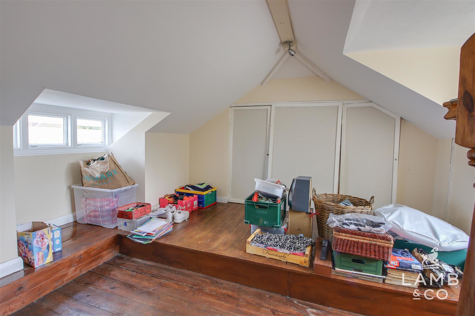 Sladburys Lane, Holland-On-Sea, photo 11