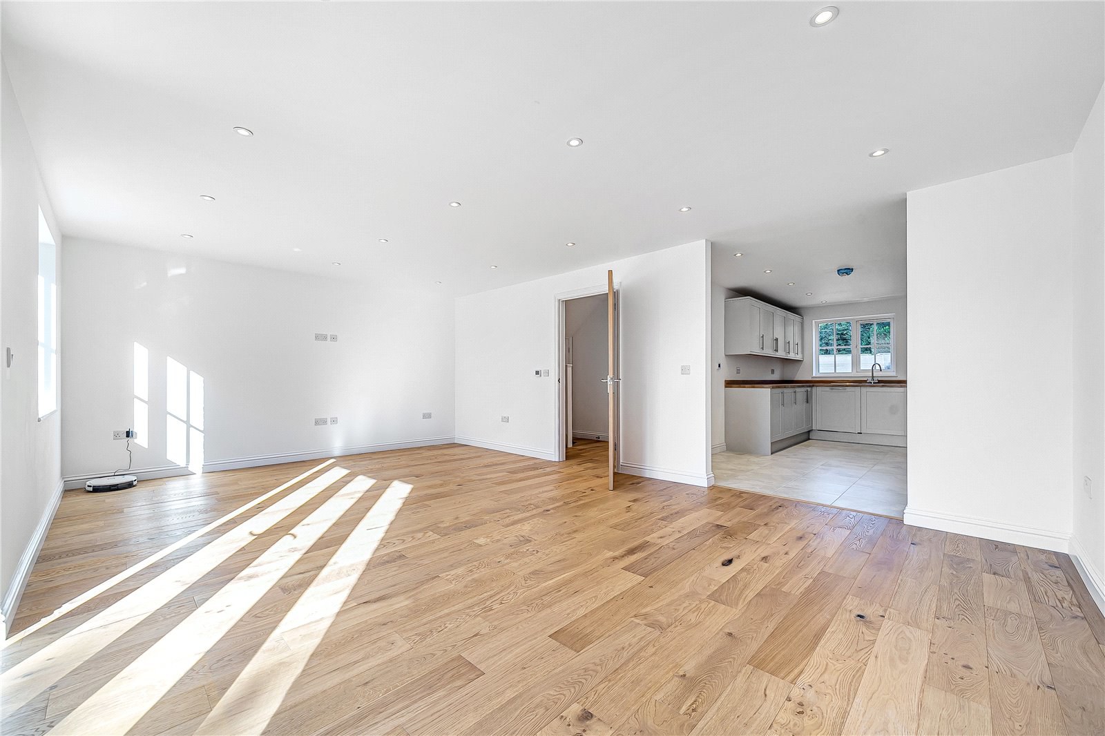 Old Dairy Close, Normandy, Guildford, Surrey, GU3, photo 3