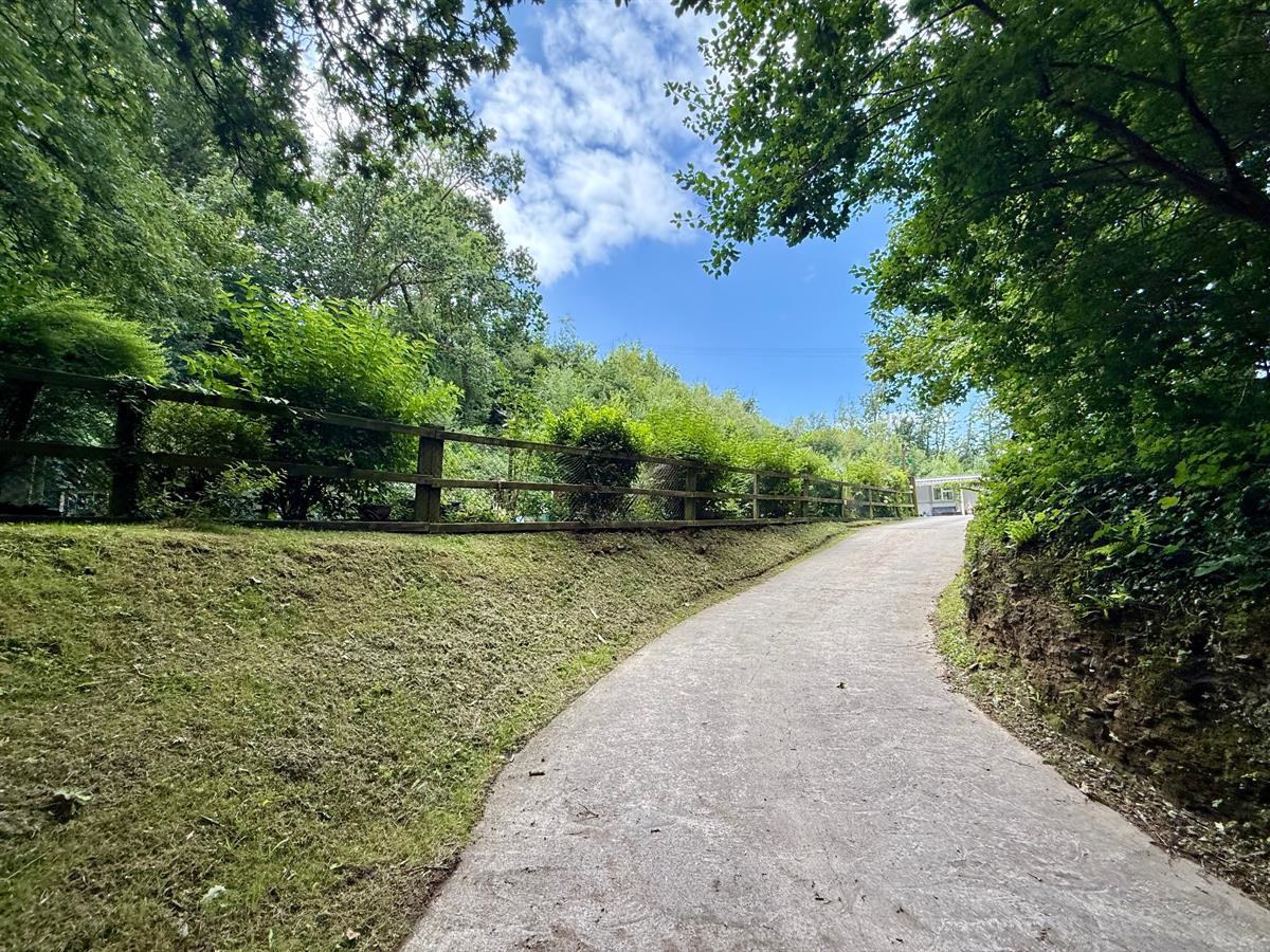 Park Road, Aberkenfig, Bridgend, photo 26