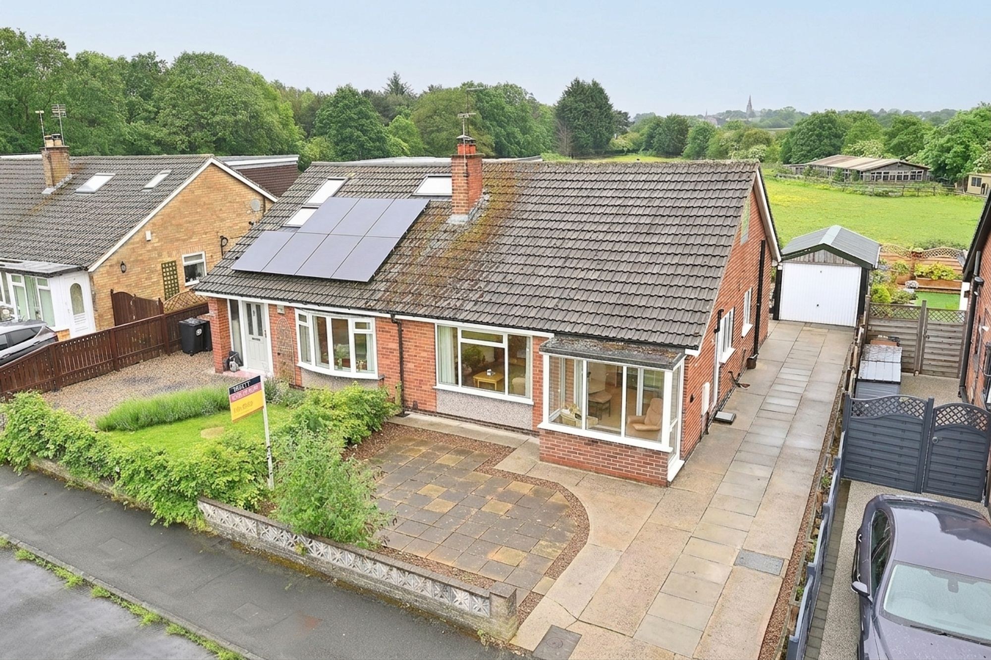 2 bed home for sale in Fairways Avenue, Harrogate