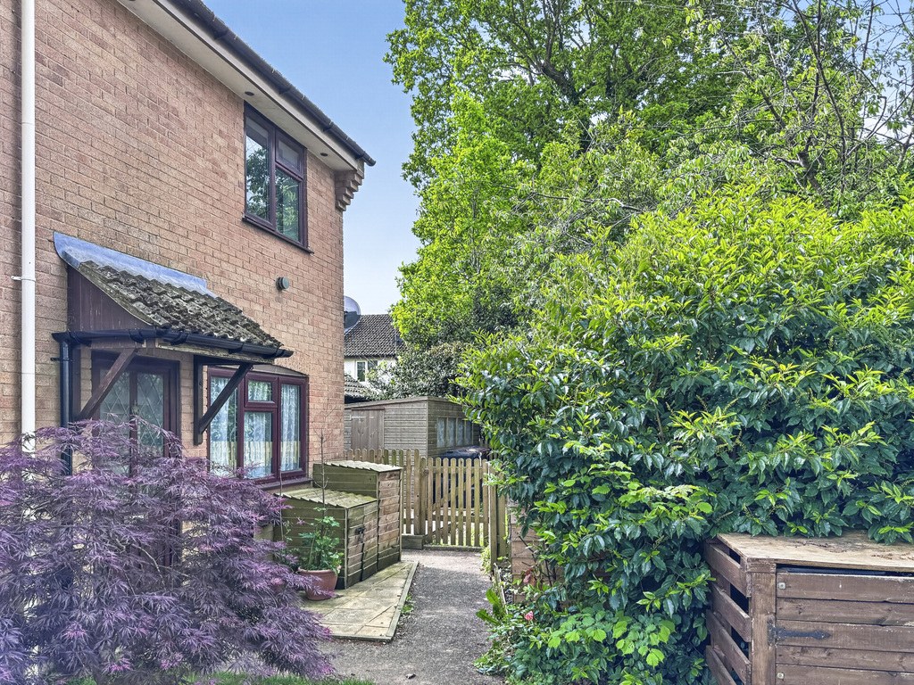 Head Weir Road, Cullompton, Devon, EX15 1NN
