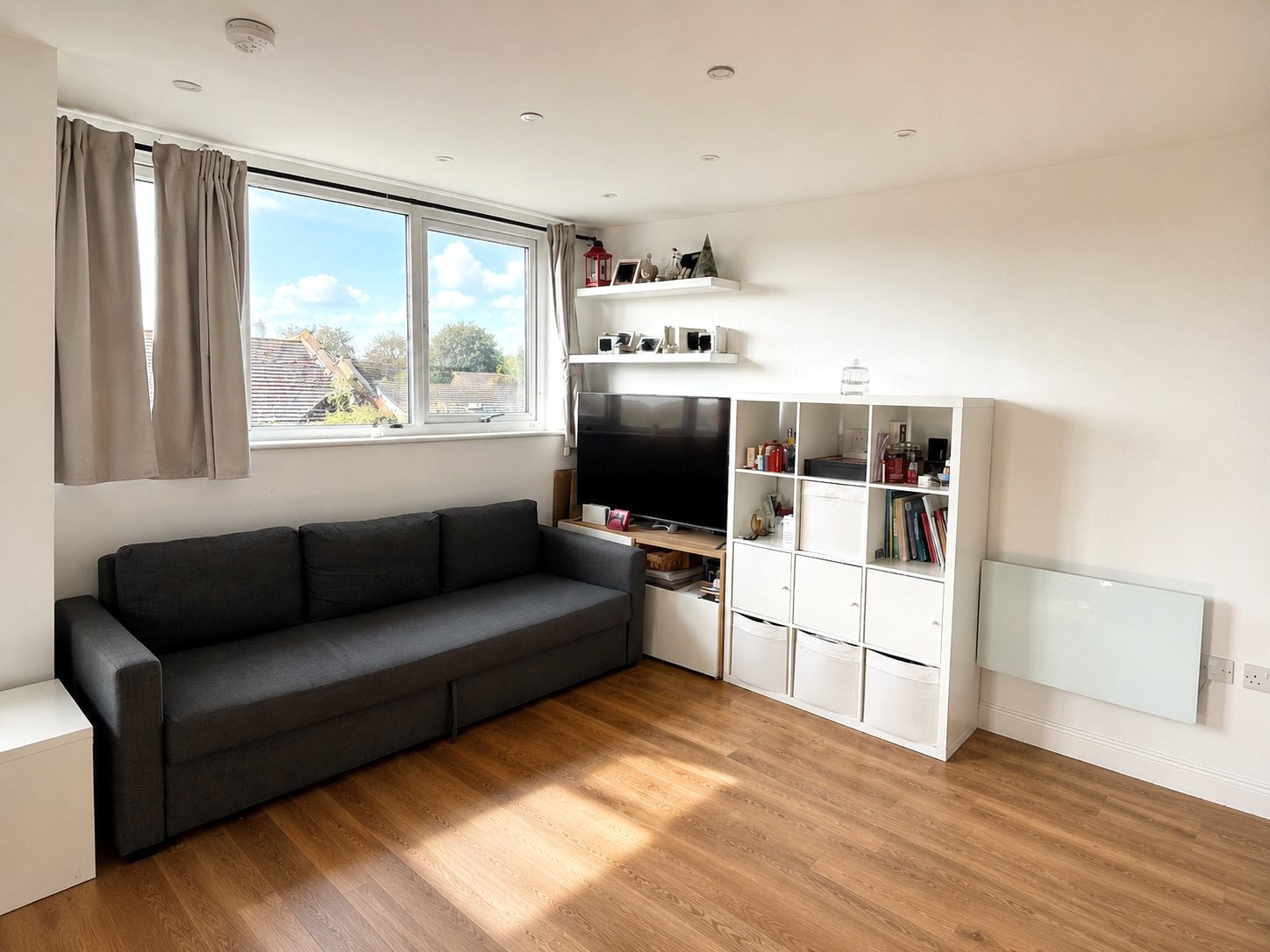 Golden House, 31 Power Close, Guildford, Surrey, GU1, photo 3