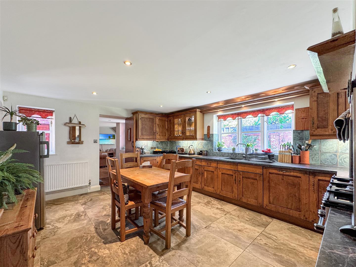 The Granary, Old Coach Road, Dunton Bassett., photo 10