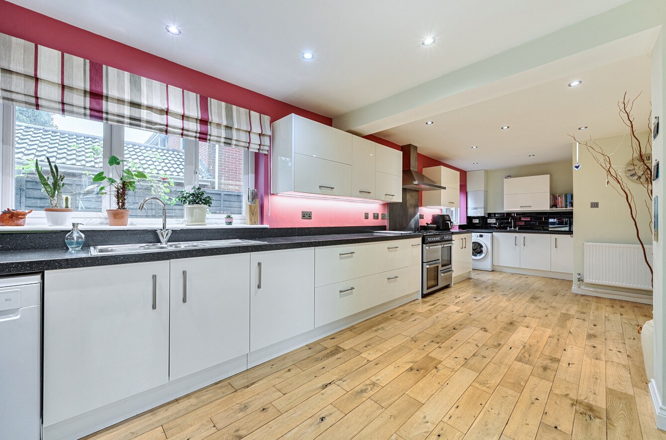 Worcester Crescent, Willand, Cullompton, Devon, EX15, photo 24
