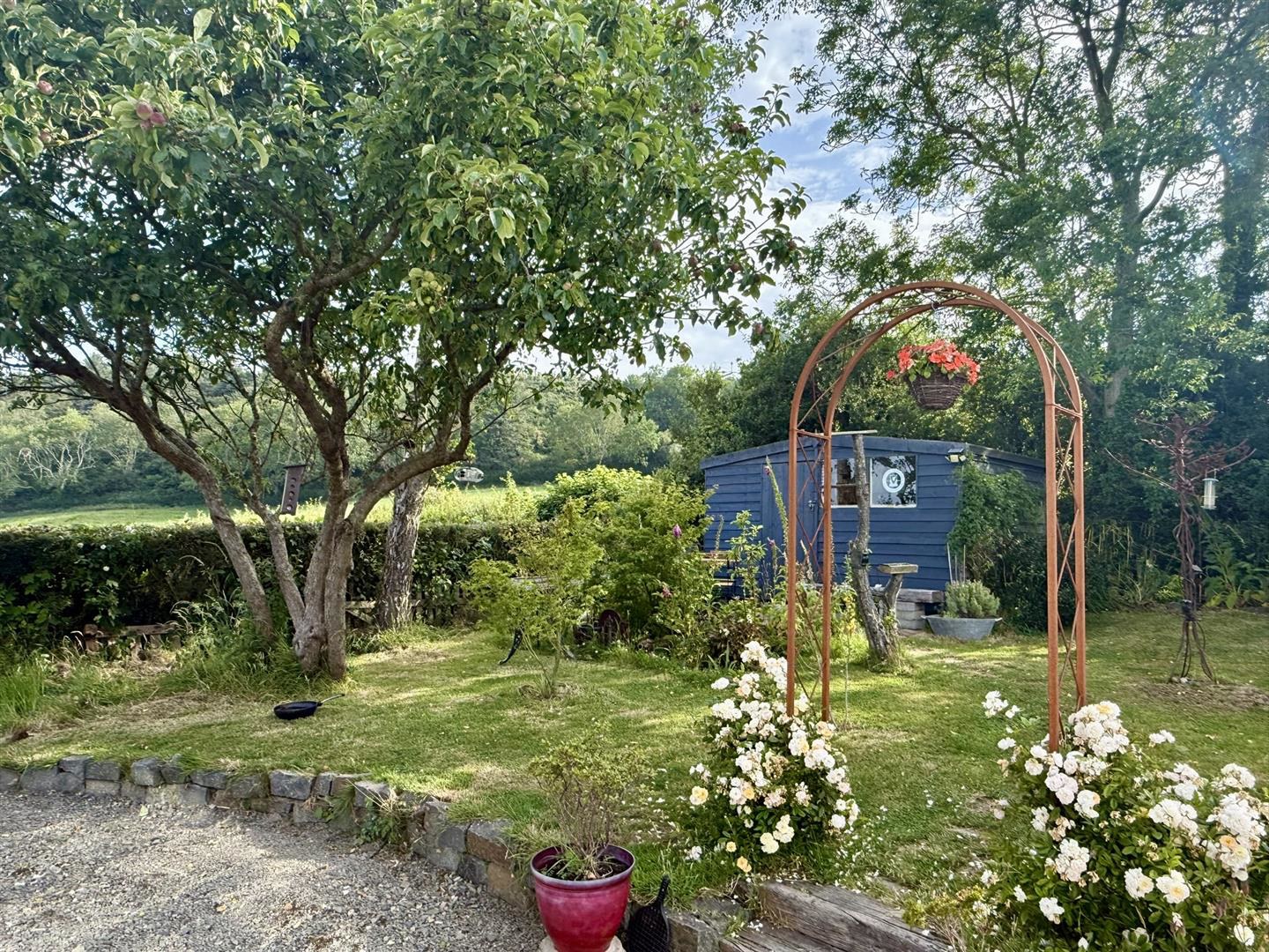 Nr. New Quay, Llanarth, photo 29