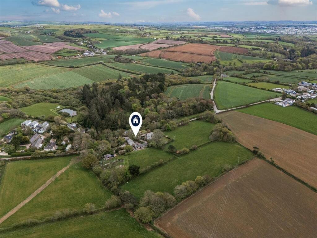 Crowntown, Barn conversion set within generous grounds, photo 23