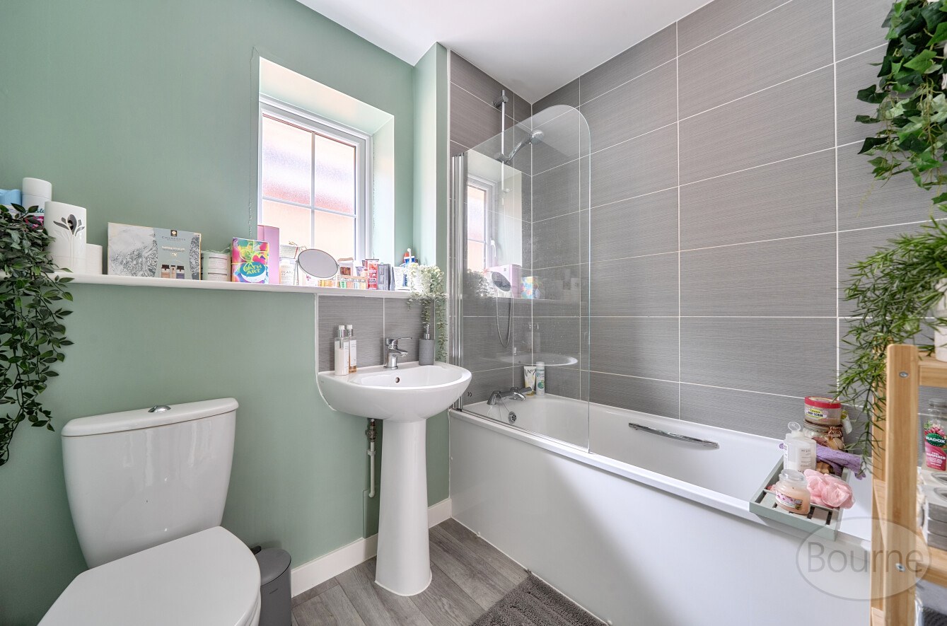Halifax Close, Guildford, Surrey, GU3, photo 9
