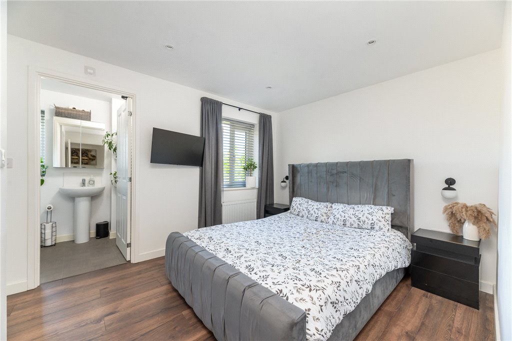 Poplars Park Road, Bradford, West Yorkshire, BD2, photo 5