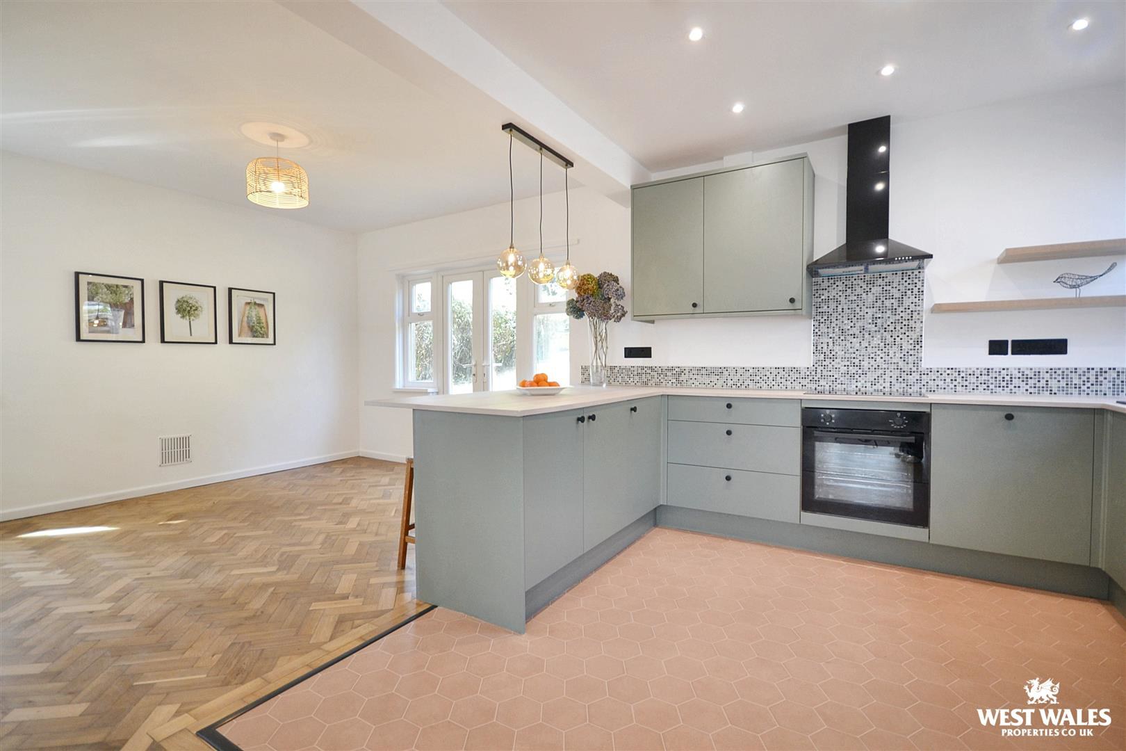 Hillside Close, Goodwick, photo 16