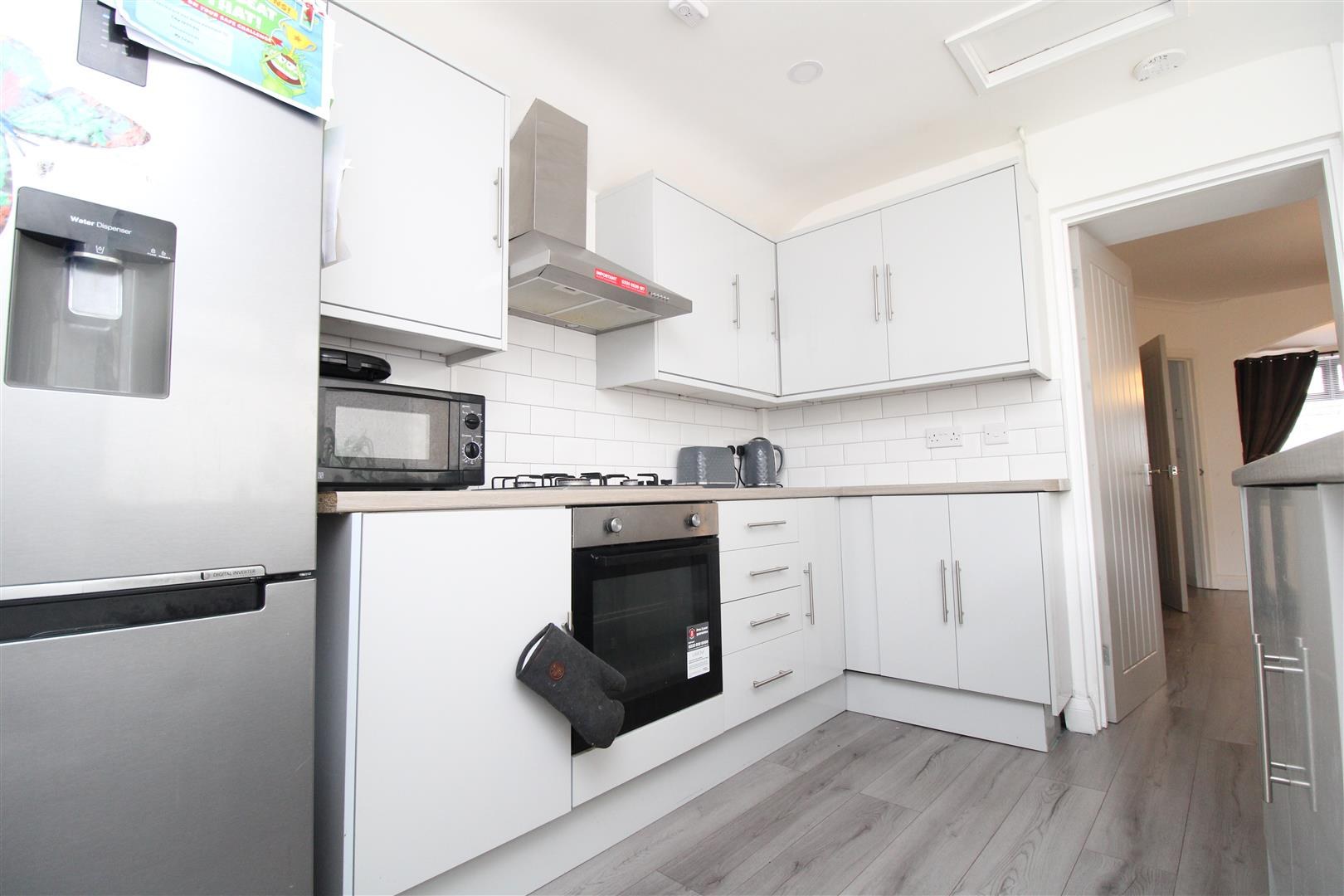 House - Terraced For Rent Dunraven Street