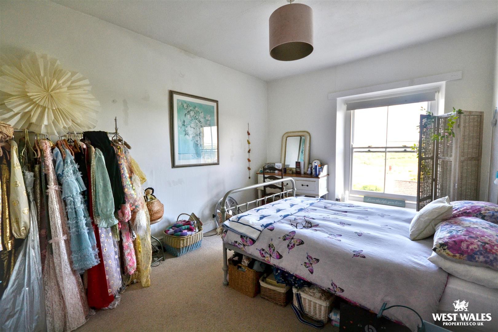 Glanymor Road, Goodwick, photo 10