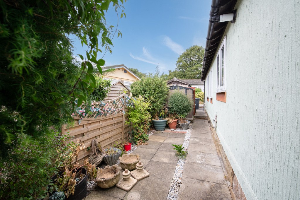 Broadstones Park, Sheriff Lane, Bingley, West Yorkshire, BD16, photo 12