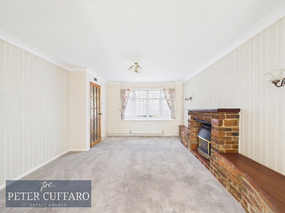 Molesworth, Hoddesdon, EN11, photo 2