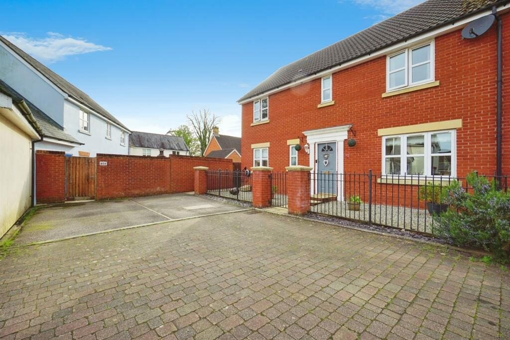 Hayne Court