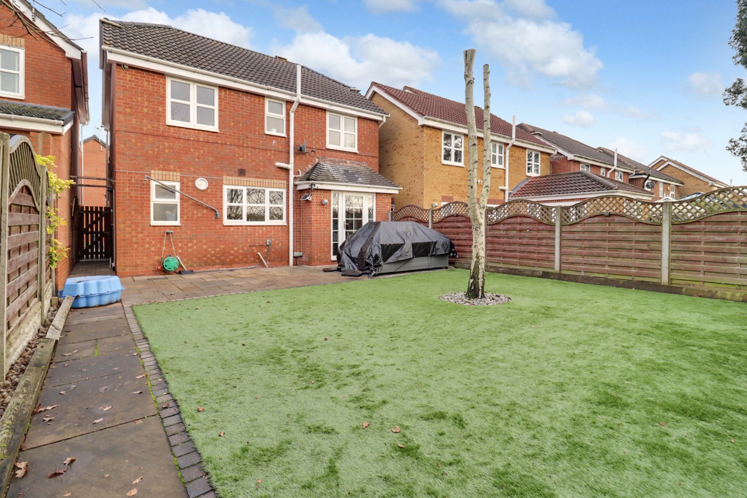 SILKSTONE CLOSE, CHURCH GRESLEY, SWADLINCOTE, DERBYSHIRE, DE11, photo 3