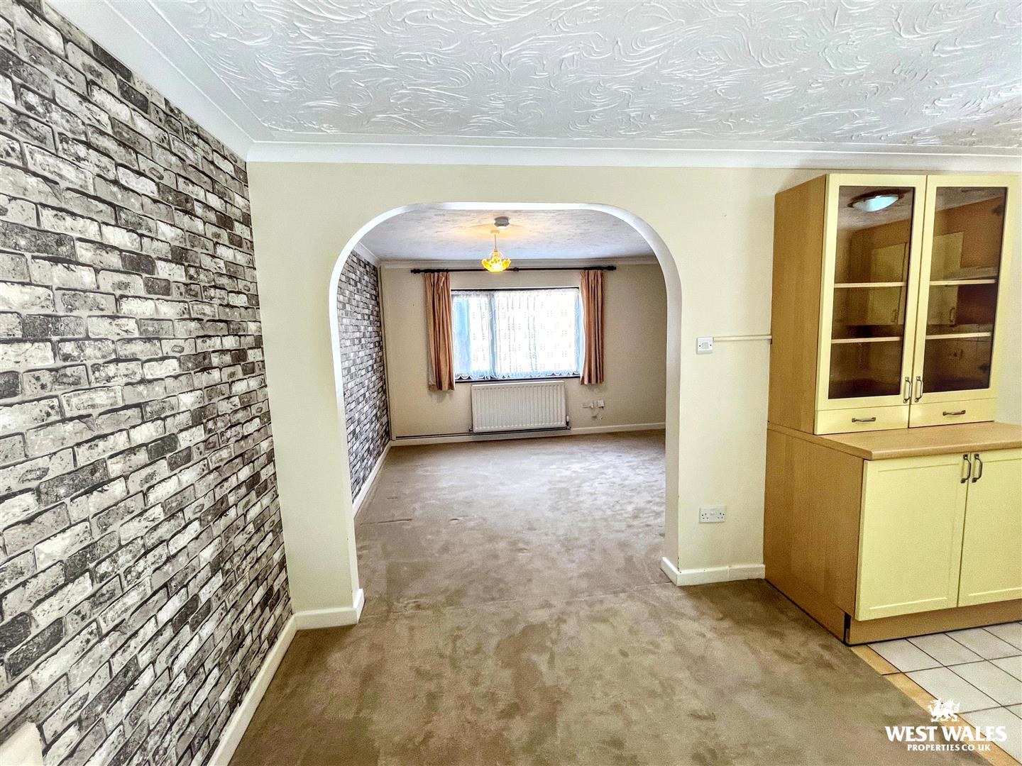 Llansteffan Road, Johnstown, Carmarthen, photo 7