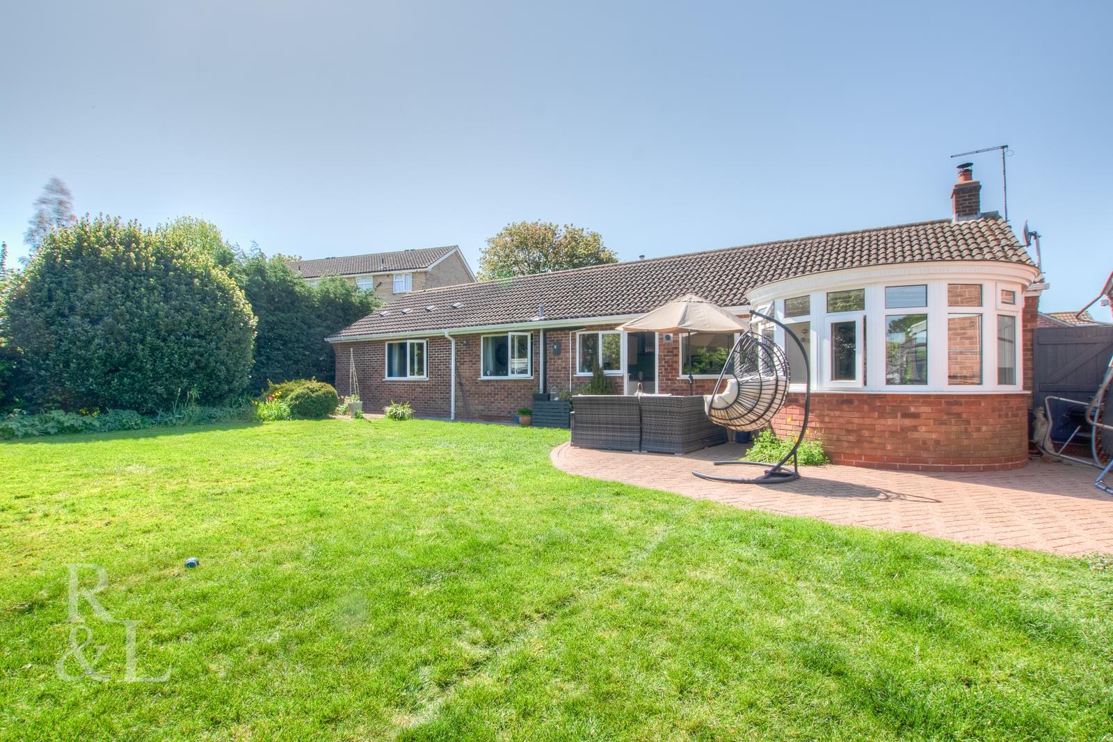 4 Bed Bungalow - Detached For Sale Green