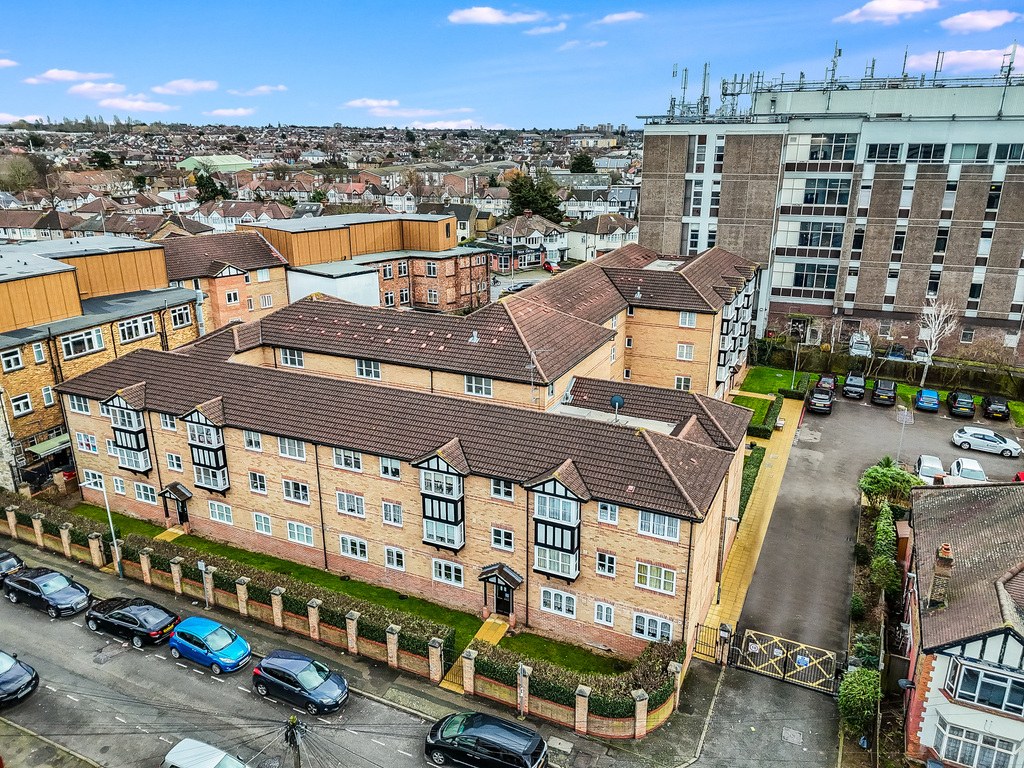 Gibson Court, Regarth Avenue, Romford, photo 18