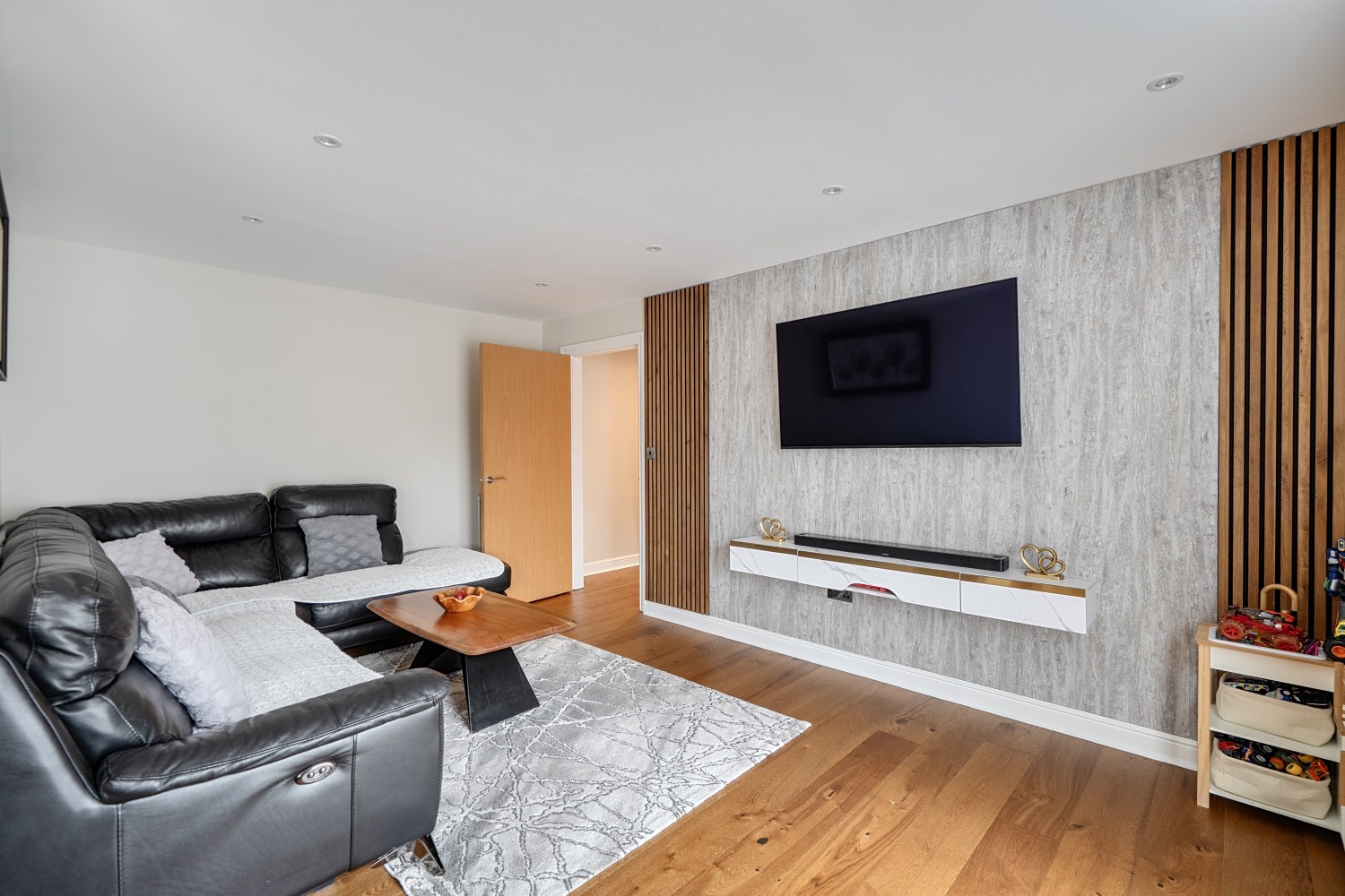 Cuddington Avenue, Worcester Park, Surrey, KT4, photo 5
