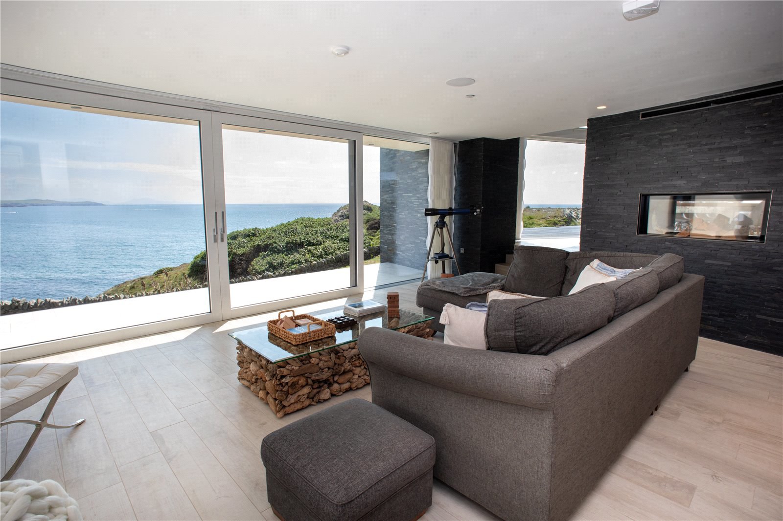 Lon Isallt, Trearddur Bay, Holyhead, Anglesey, LL65, photo 5