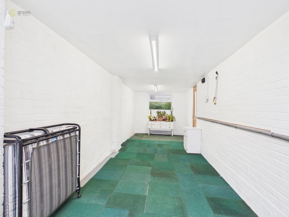 Whitecrest, Great Barr, Birmingham, B43, photo 42