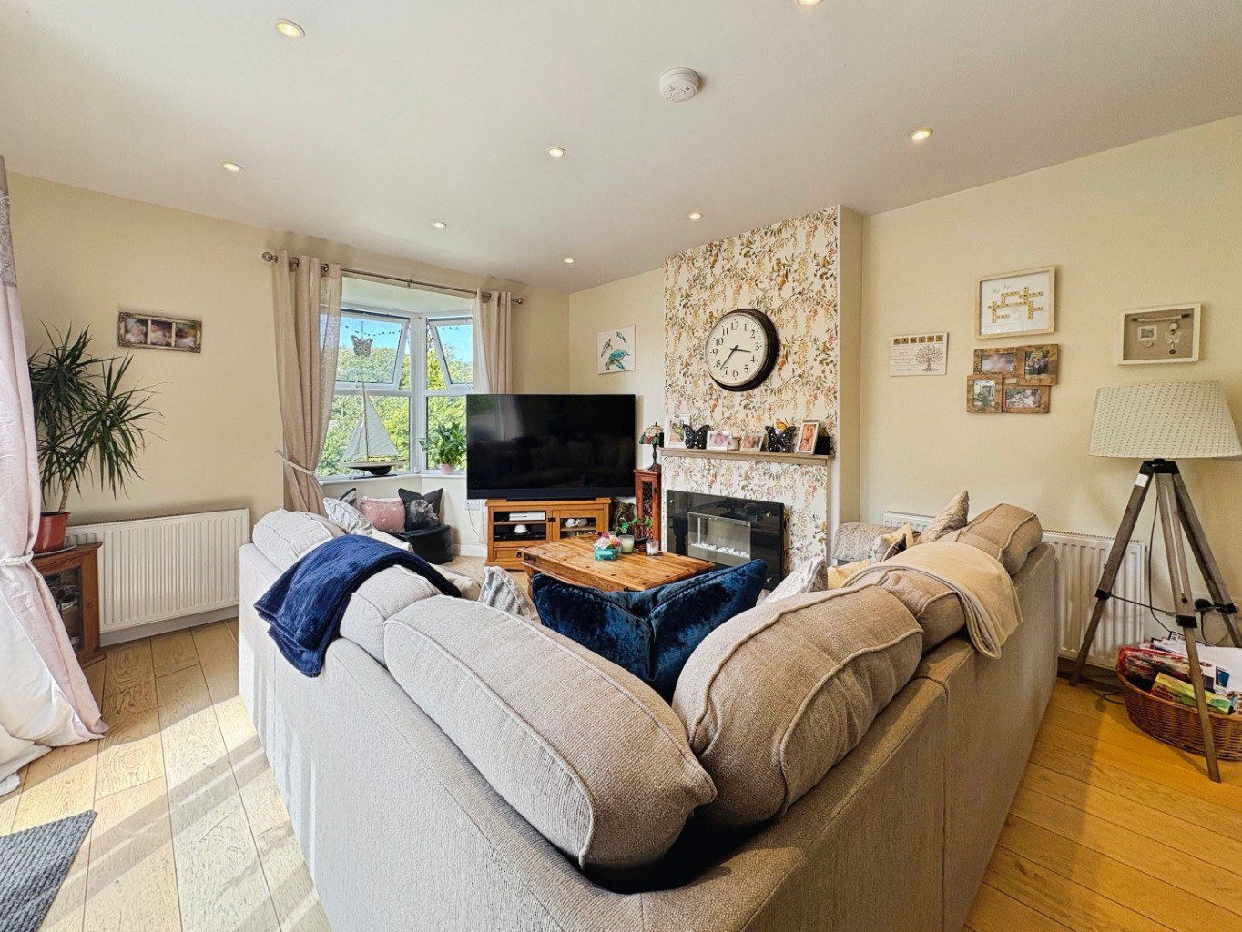 Mullion, Spacious home set within generous grounds, photo 2