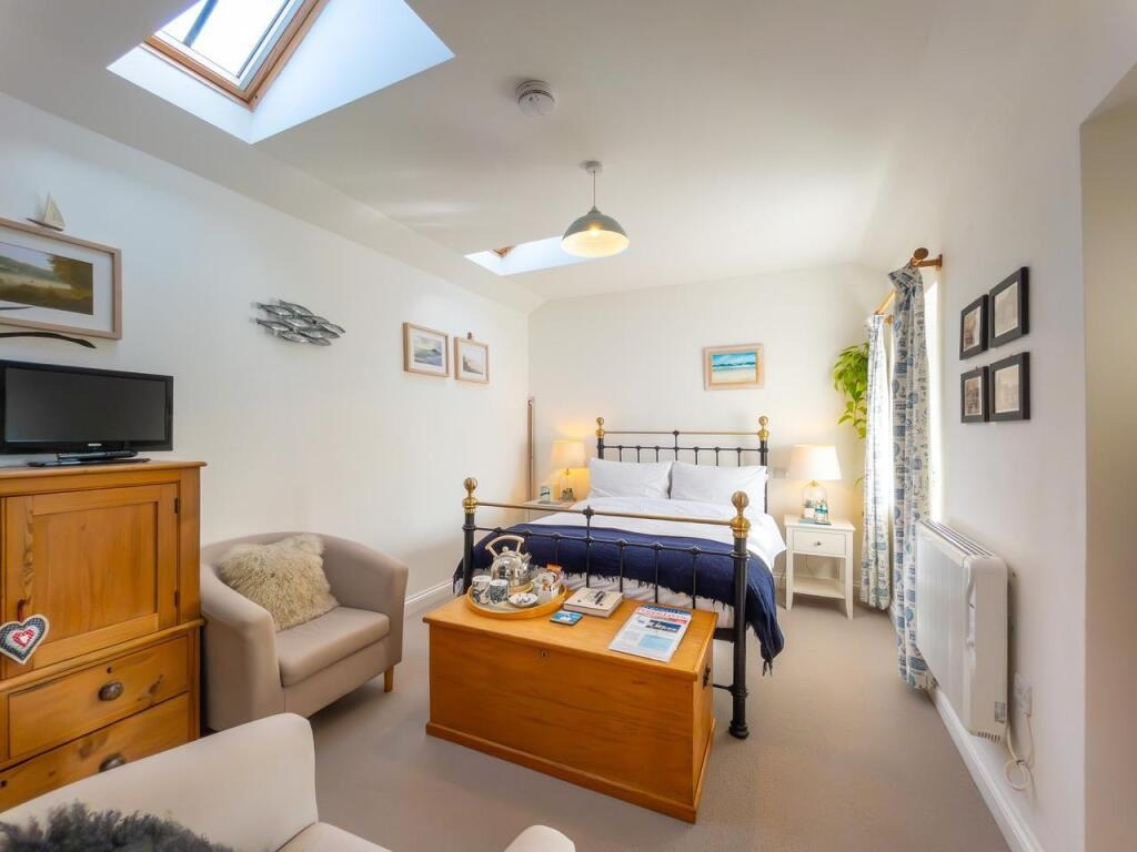Characterful family home, Nancegollan, photo 10
