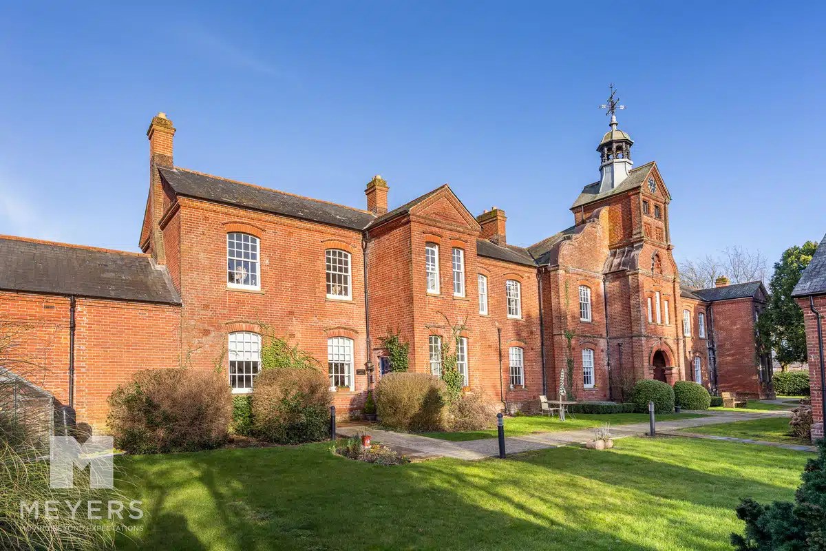 Barton Hall Court | Bartons Road | Fordingbridge |