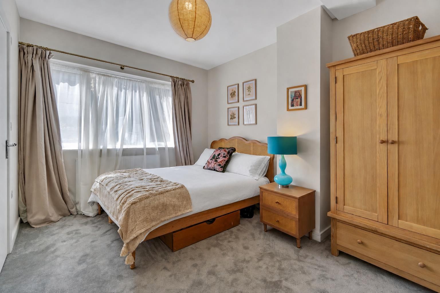 Aylesbury Crescent