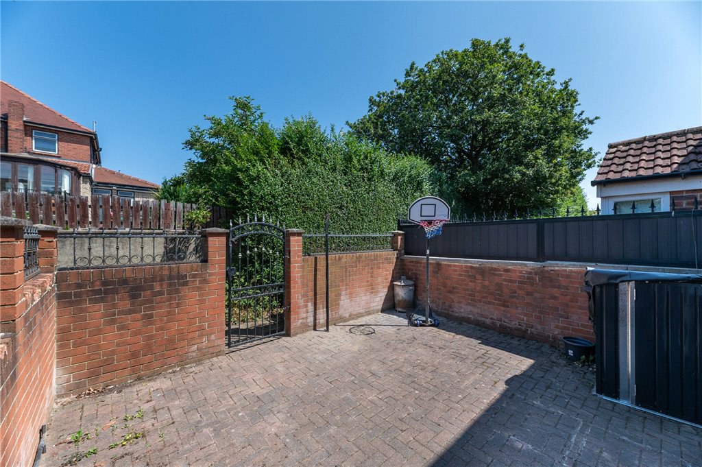 Westwood Court, Leeds, West Yorkshire, LS10, photo 23