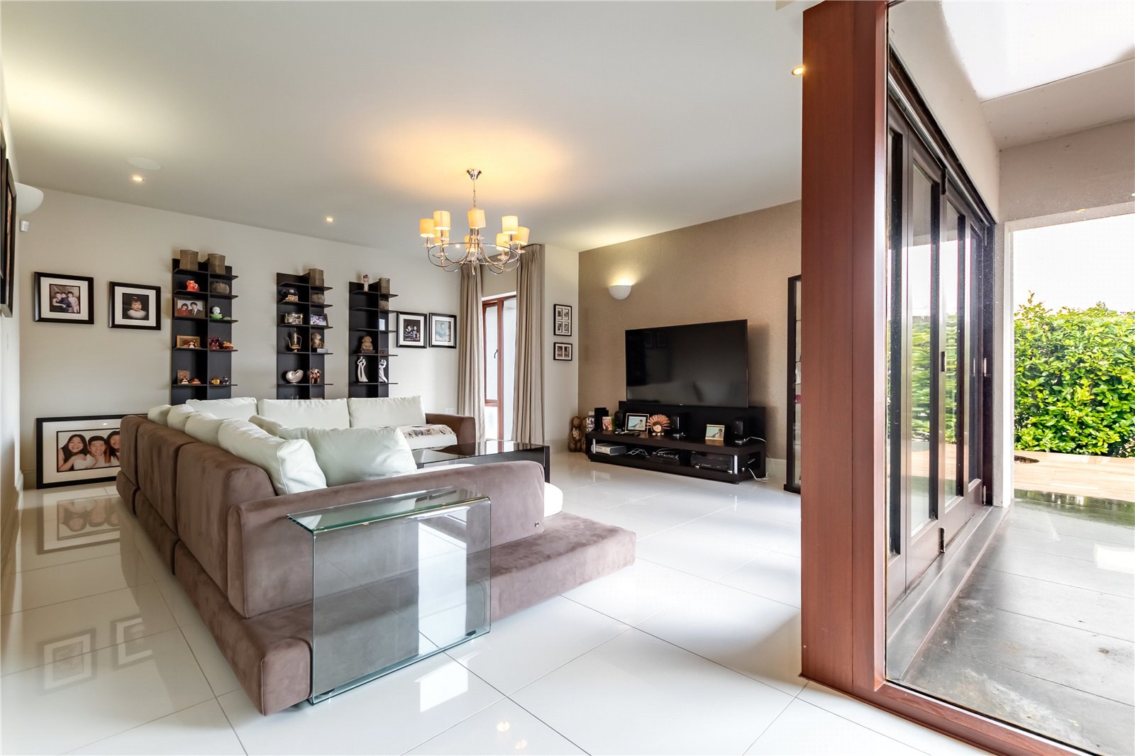Cefn Coed Crescent, Cyncoed, Cardiff, CF23, photo 6