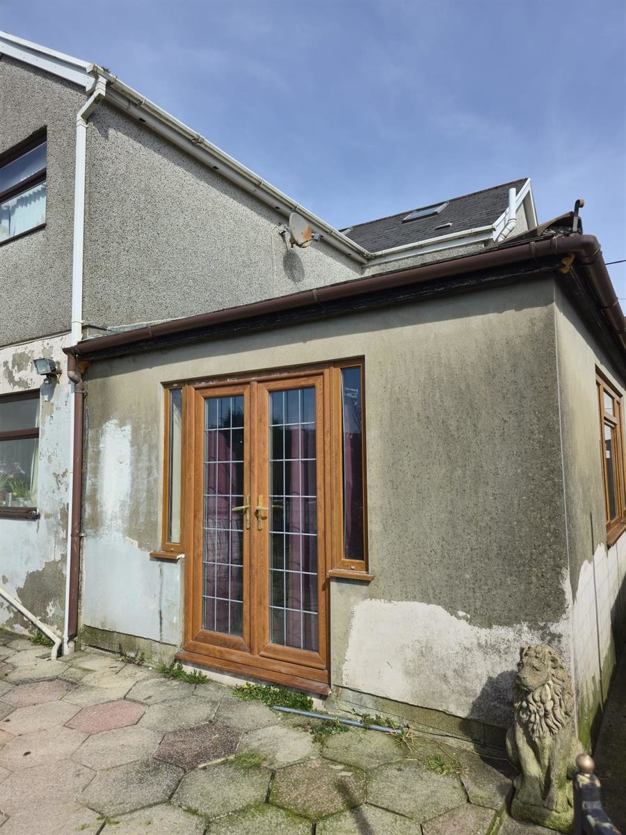 Bridgend Road, Maesteg, photo 12
